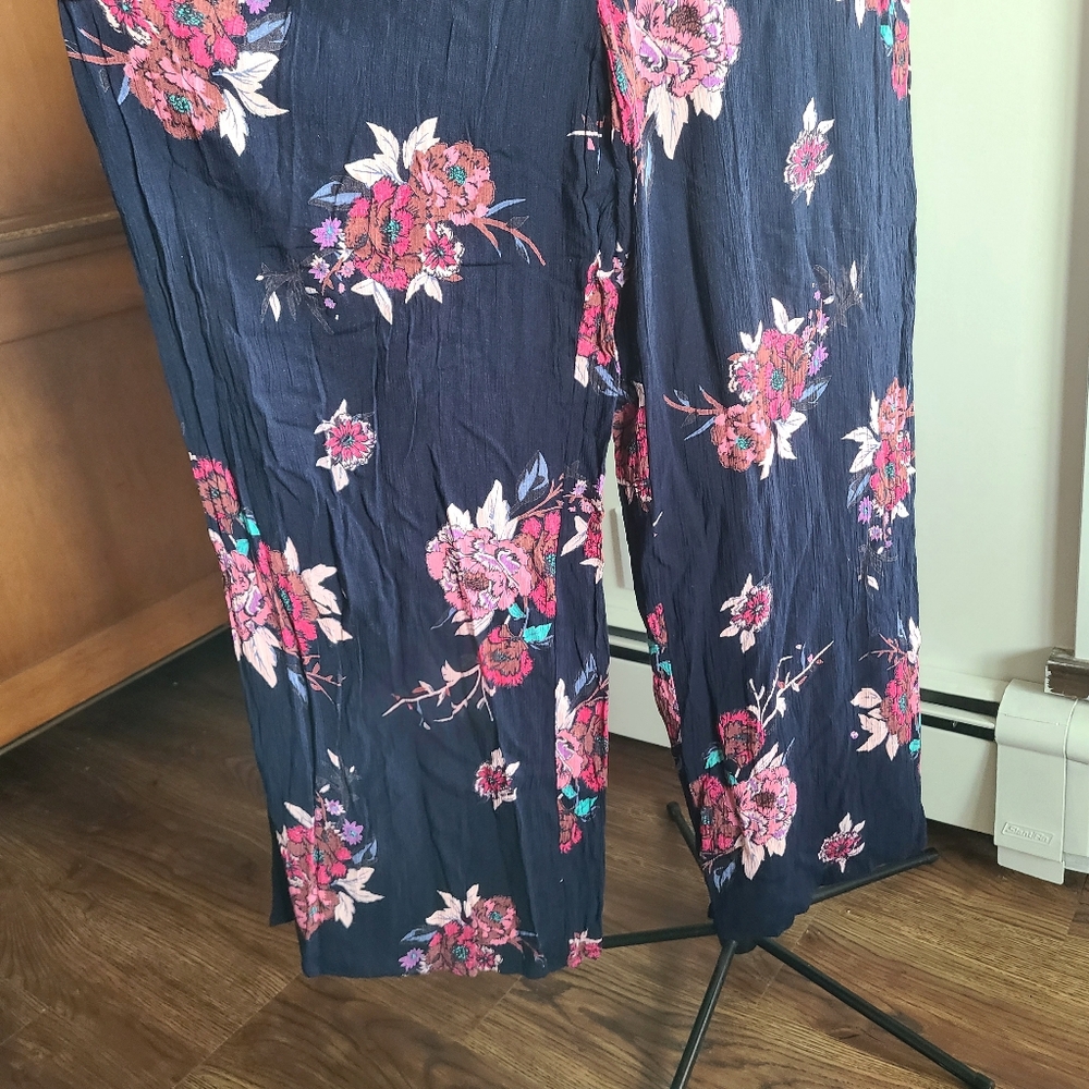 Patrons of Peace Floral Jumpsuit - Picture 4 of 16